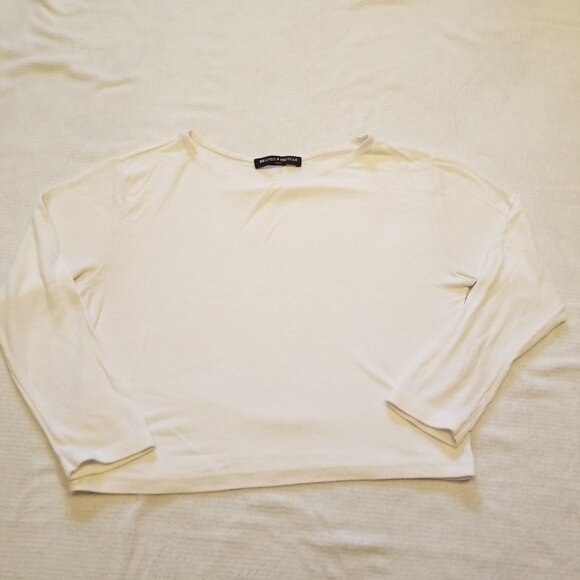 Brandy Melville White Crop 3/4 Sleeve Top Ribbed Relaxed Fit Small Shirt Crew - Picture 7 of 9